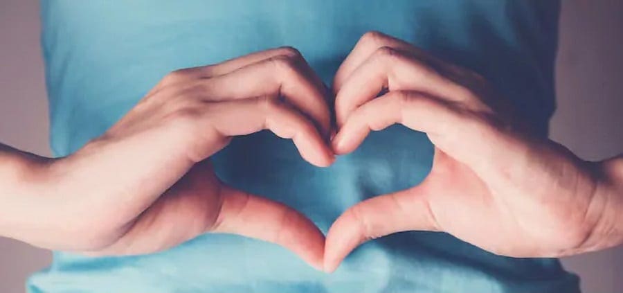 woman-heart-hands